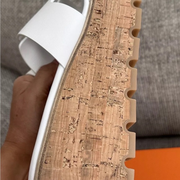 NEW HERMÈS White Calfskin Leather Eze 30 Platform Sandals - Picture 8 of 12